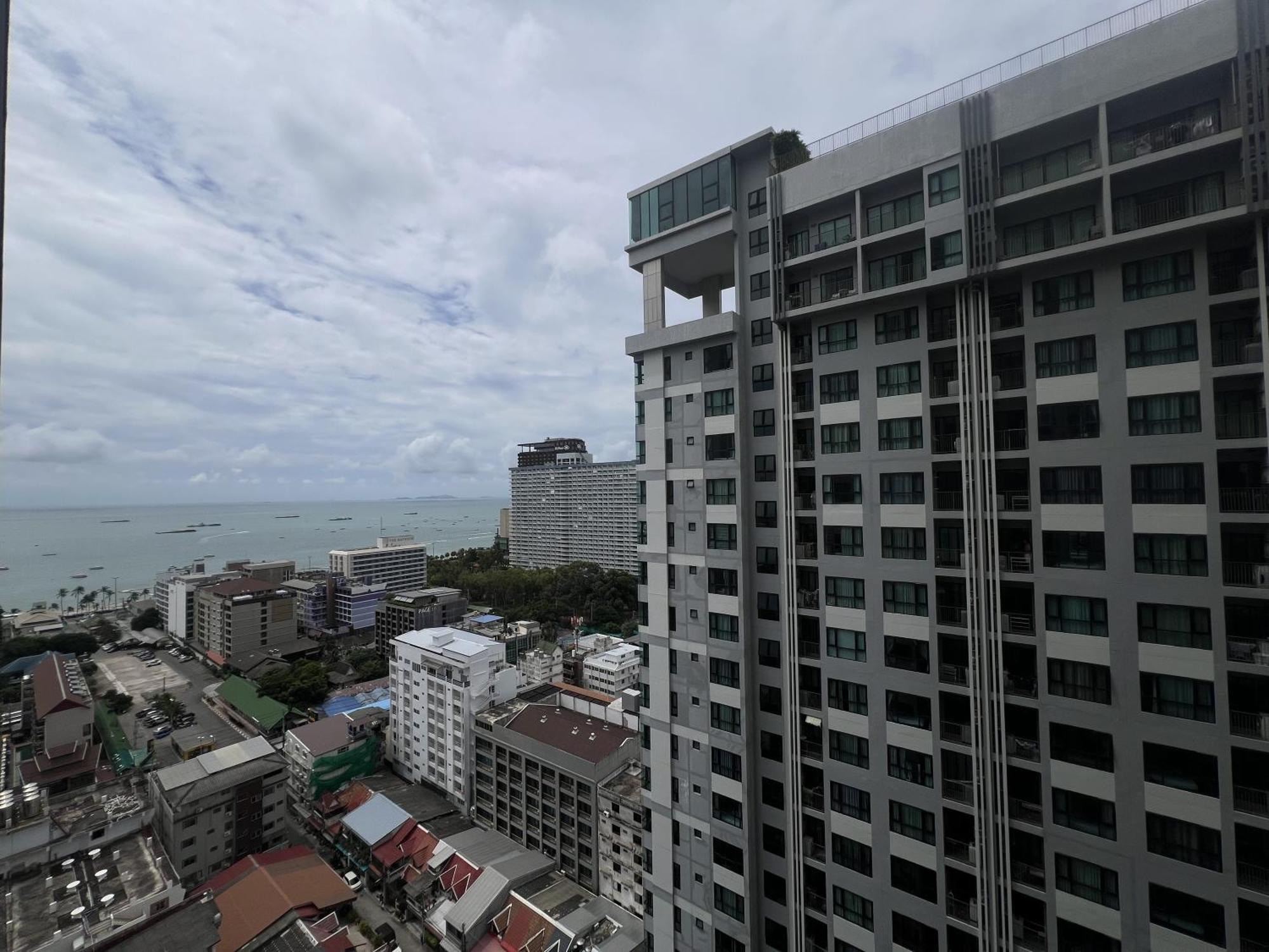The Base Central Pattaya By Mickey Exterior foto