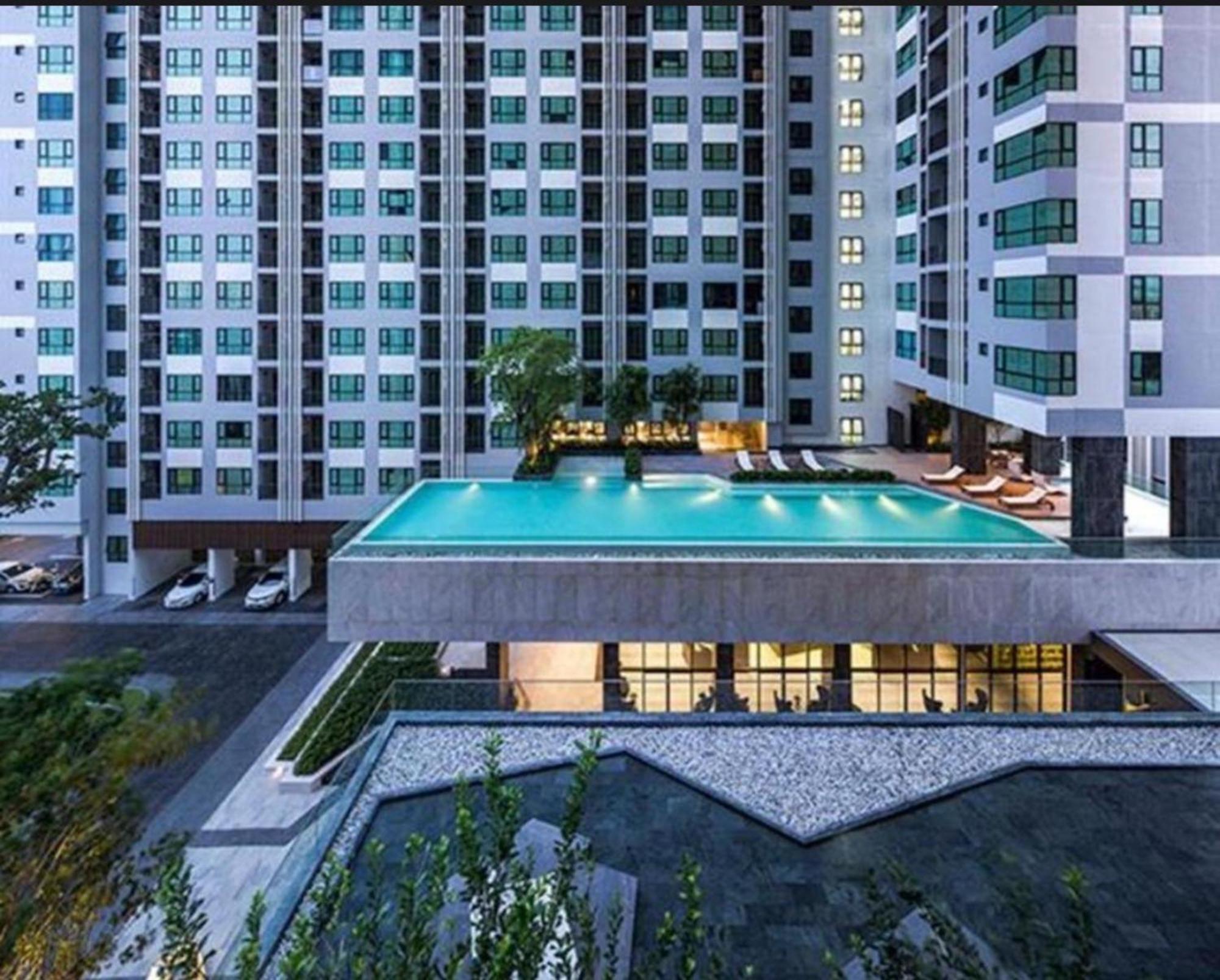 The Base Central Pattaya By Mickey Exterior foto
